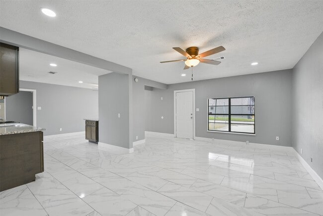 Photo - 1913 Scarborough Ln