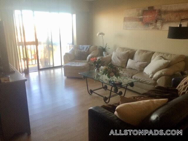 Photo - 15 N Beacon St Unidad 703