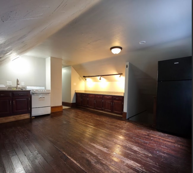Photo - 1447 Rosewood Ave Unit 3rd floor