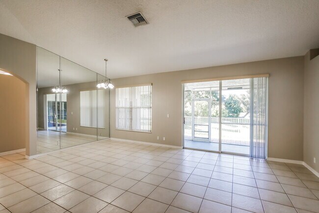 Photo - 103 Cocoplum Cir