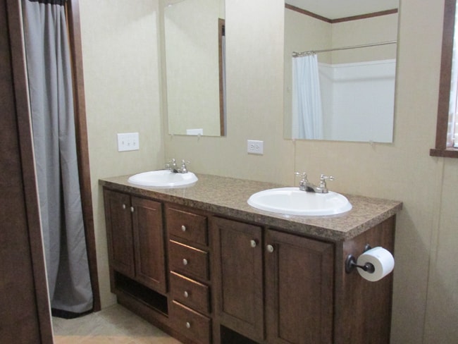 Photo - 3805 7th St NE