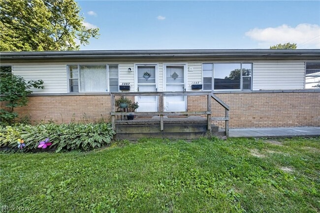 Building Photo - 1095 St Michaels Ave Unit 1097