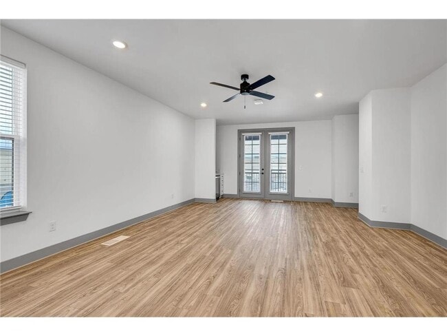 Photo - 8871 Meridian Trl