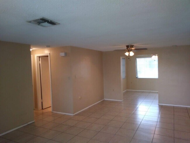 Photo - Beautiful 2/1/1 1034 Sq. Ft. with open flo...