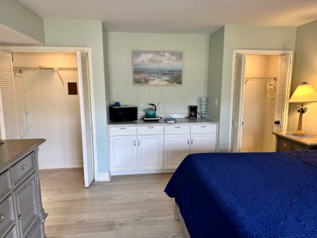 Photo - 4181 Abbey Ct Unit B