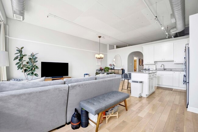 Photo - 1301 W Madison St Unit 618