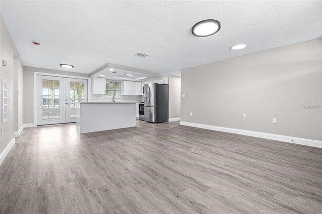 Photo - 13926 Helen Ave
