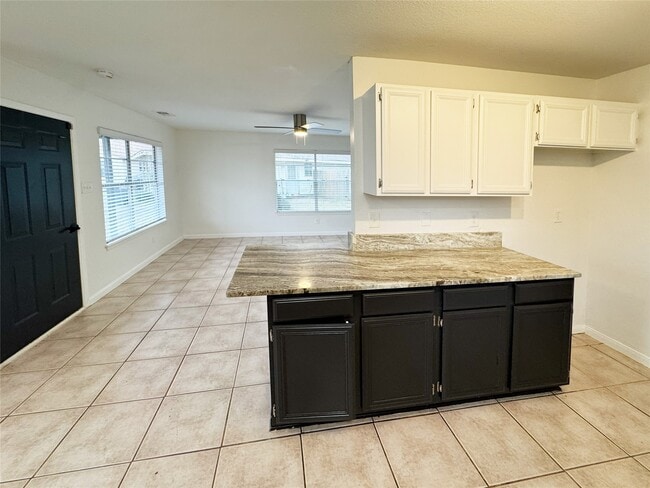 Photo - 918 Bolton Ct