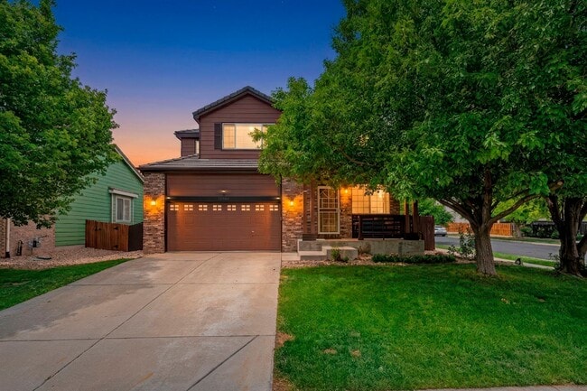 Building Photo - Sprawling 3BR 3BA Single Family Oasis Perfectly Nestled in Fronterra Village