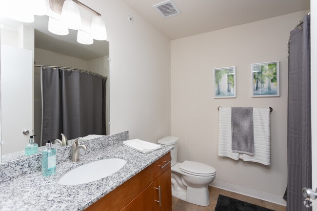 2BR, 1BA - 960 SF