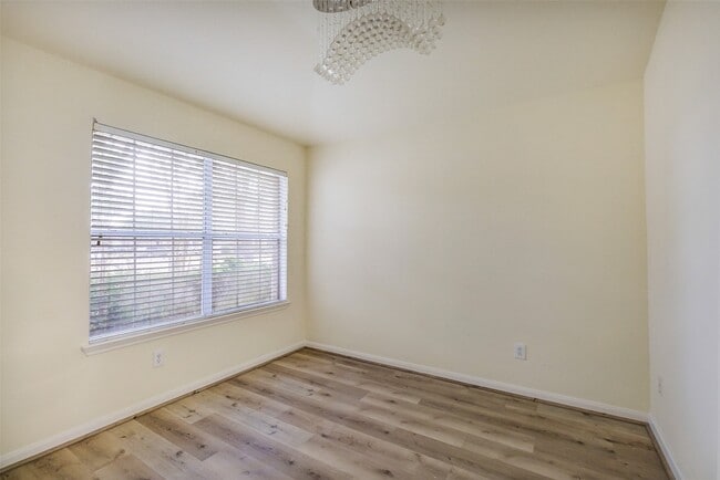 Photo - 3018 Park Springs Ln