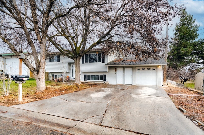 Photo - 512 Elmwood Dr
