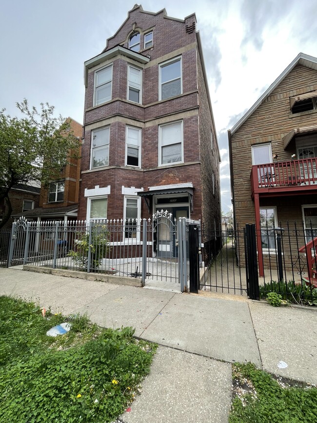 Photo - 2532 S Albany Ave Unit 2