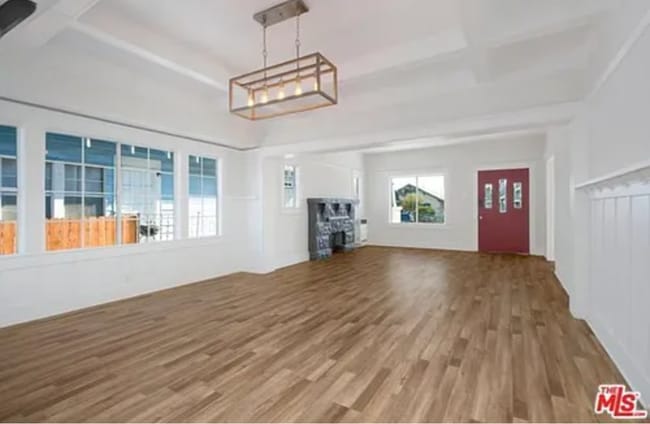 Photo - 225 W 56th St