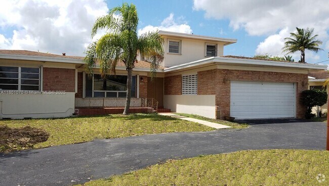 Building Photo - 703 NW 6th St Unit 1 Rental