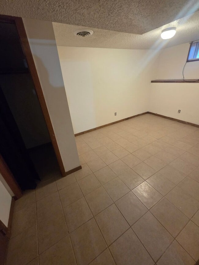 1118 N Adams St Unit Lower Level