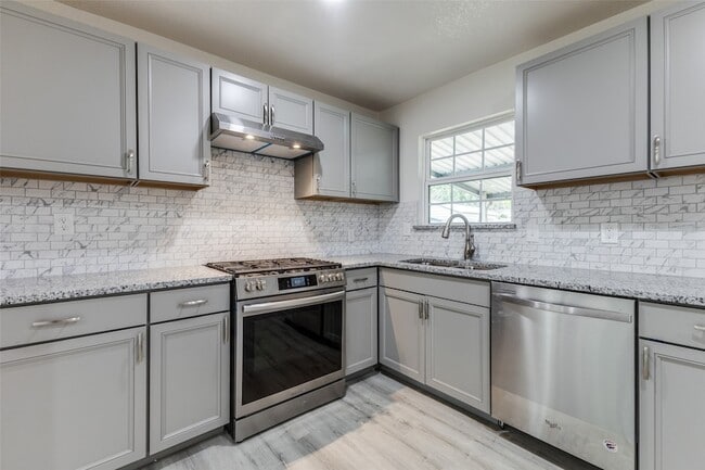 Photo - 2908 Scottsbluff Dr