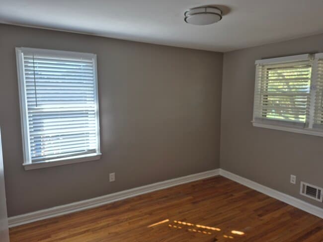 Photo - 103 Cardinal Dr