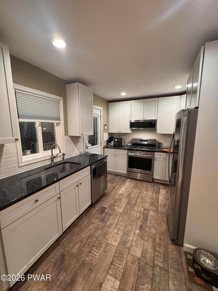 Photo - 200 Avenue H