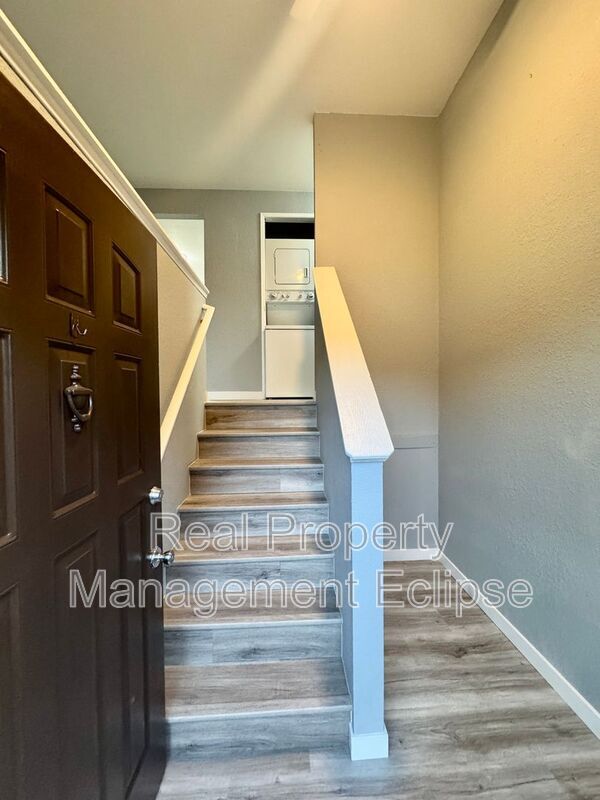 916 207th Pl SE Unit A