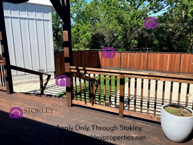 Photo - 1692 Oak Park Blvd