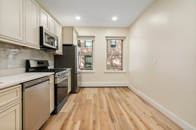 Photo - 122 Union Pk St Unit 3