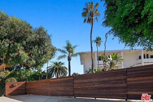 Photo - 27400 Pacific Coast Hwy Unidad 108