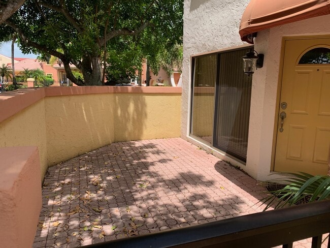 Photo - 49 Uno Lago Dr