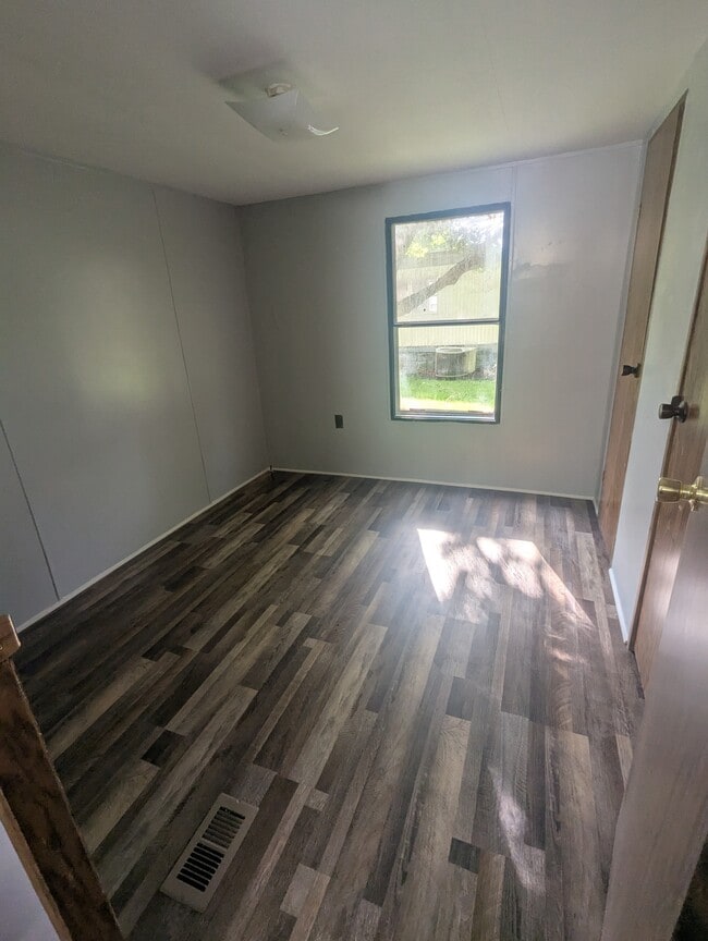 Photo - 115 Walnut Branch Dr