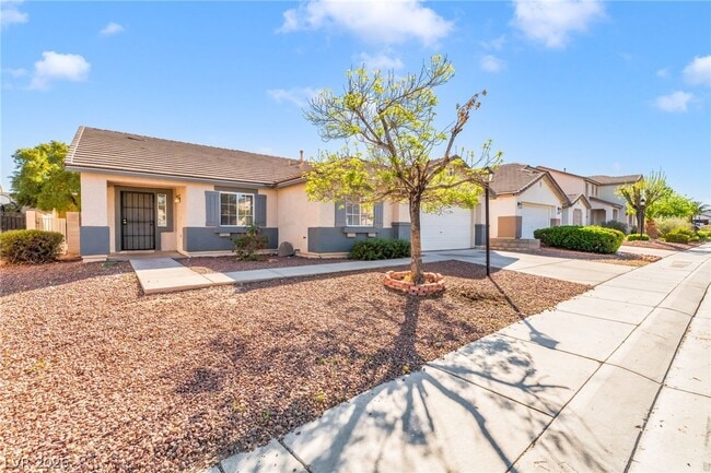 Photo - 929 Baritone Way