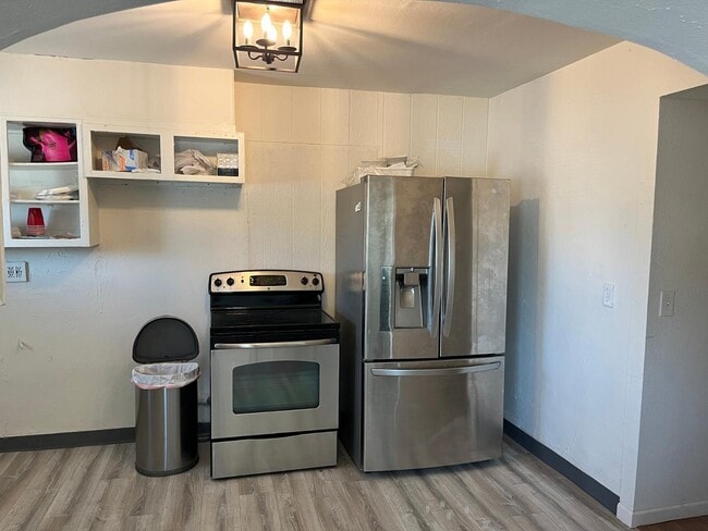 Photo - 10025 N 14th St