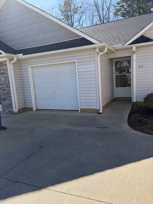 Photo - 517 Victoria Manor Dr