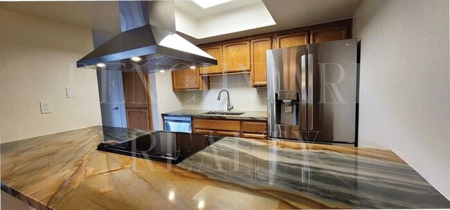 Beautifully remodeled huge 2 bedroom 2 bath with large balcony on the river!