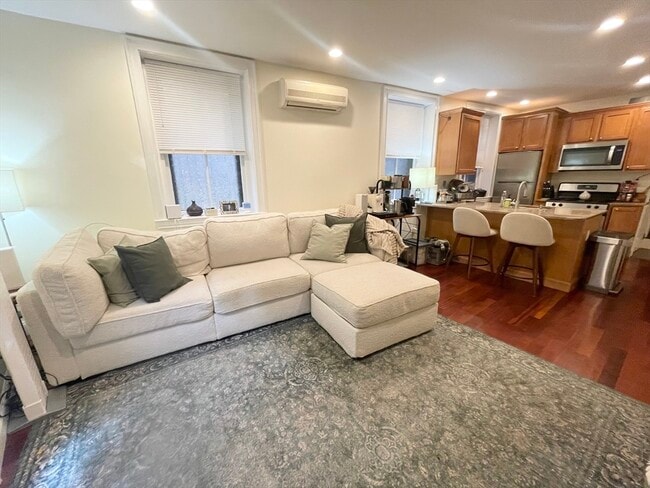 Photo - 76 W Cedar St Unidad G