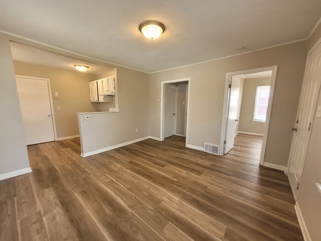 Pet Friendly Home near SW 9th, minutes fro... - Pet Friendly Home near SW 9th, minutes fro...