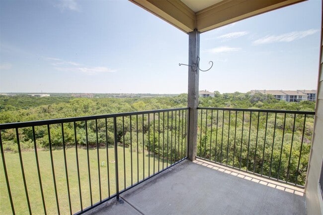 Building Photo - 2320 Gracy Farms Ln Unit 1434