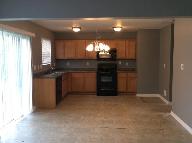 Photo - 4 BR home in Franklin, Indiana