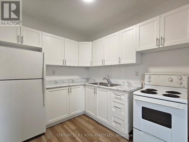 Photo - 98 Holgate St
