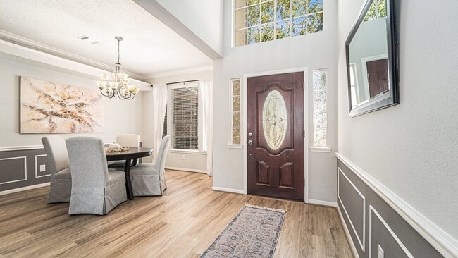 Photo - 16215 Cairngorm Ave