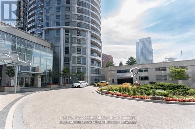 Photo - 135 Village Green Square Unit 3923