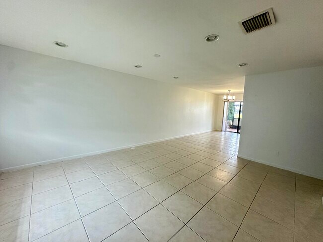 Photo - 2404 Seaside Dr