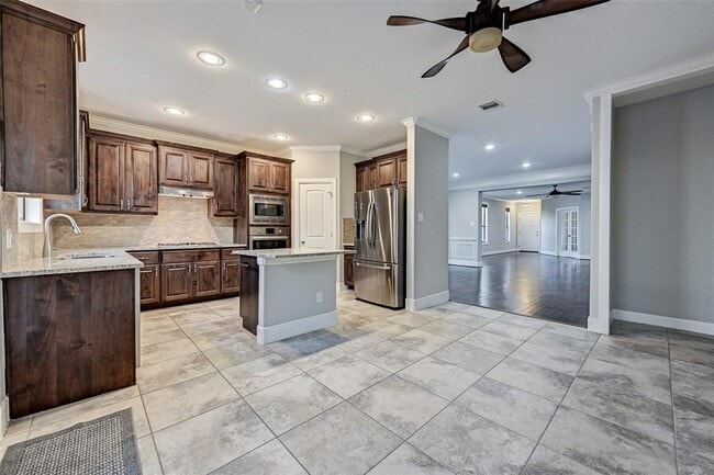 Photo - 205 W 26th St House
