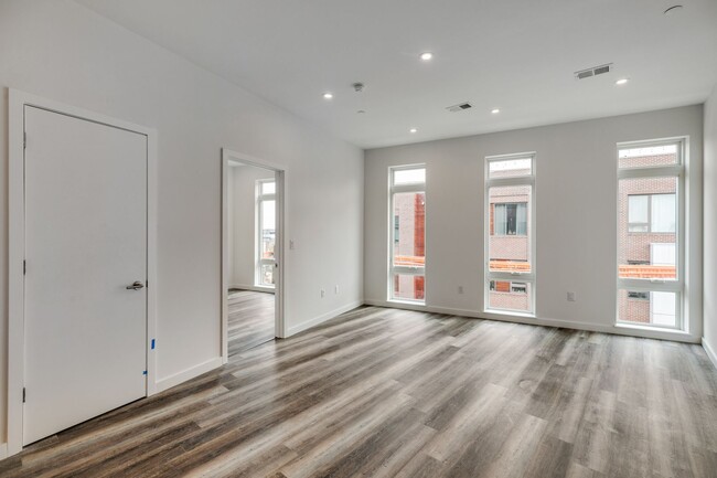 Photo - 2 Bedroom in Northern Liberties - Parking Available