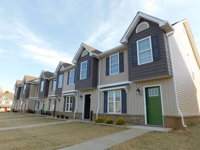 Photo - 37 Squire Cir Townhome
