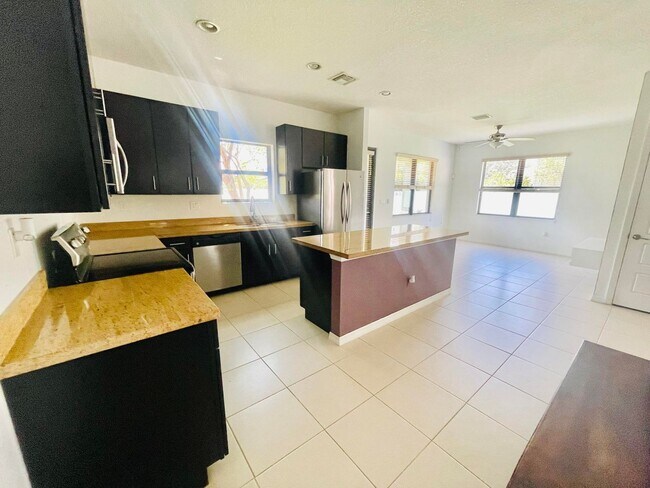 Photo - 850 NE 193rd Terrace, Miami, FL 33179