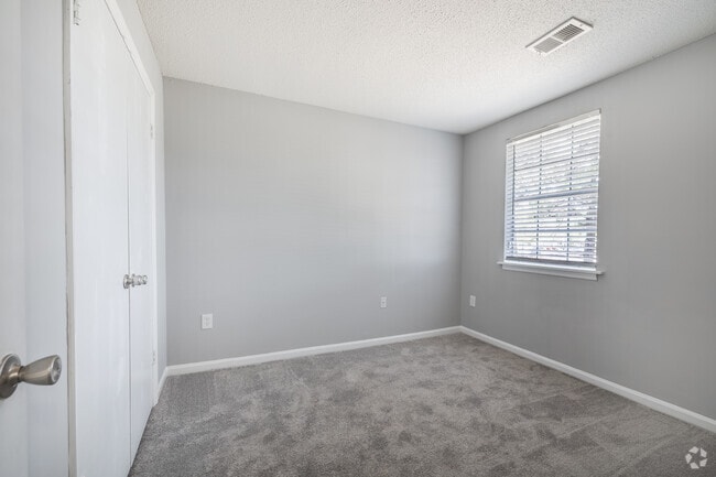 2BR, 1.5BA Townhouse - 980SF - Secondary Bedroom