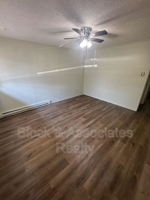 Photo - 502 Lake Dr