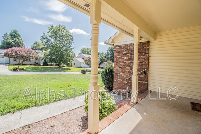 Photo - 102 Ticonderoga Dr