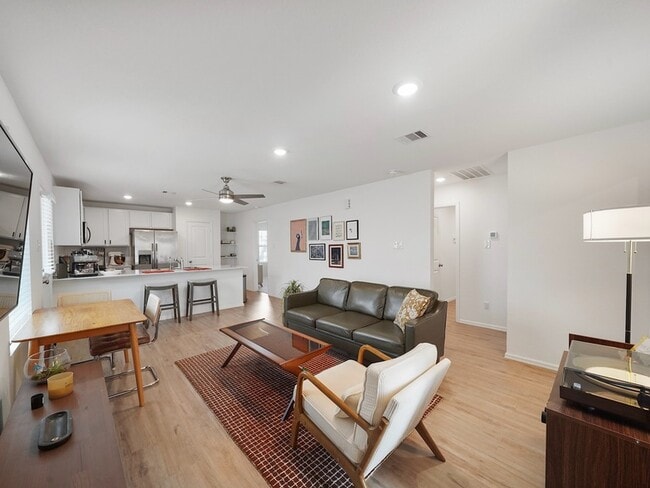 Photo - 1238 Millers Pass Dr