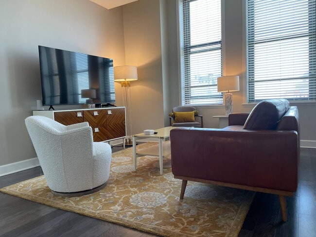 Photo - 272 E Main St Unit SI ID1222863P